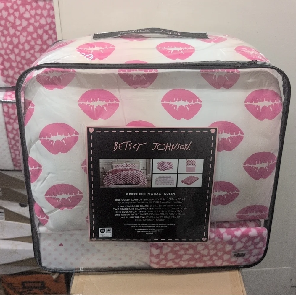 Betsey Johnson Pink Lips Queen Bedding 8pc Set